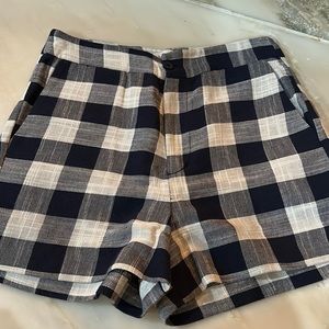 Bishop and young shorts